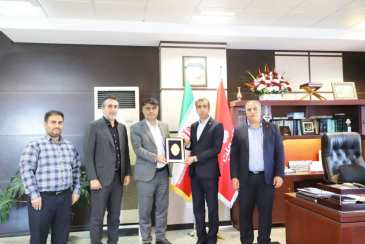 تجلیل مدیرعامل شرکت آبفا بوشهر از مدیرعامل شعب بانک ملت در استان