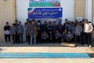 دانش آموزان هنرستان پسرانه خوارزمی در قالب اردوهای راهیان پیشرفت دانش آموزی از آب شیرین کن کنگان بازدید کردند.
