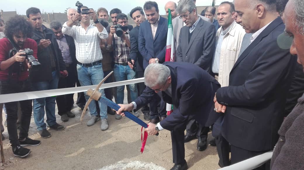 با حضور وزیر نیرو :عملیات اجرایی آب شیرین کن آبپخش دشتستان آغاز شد