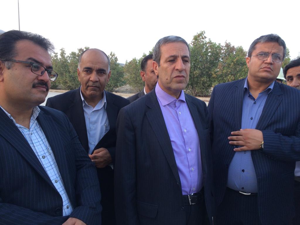 روند اجرایی آب شیرین‌کن 35 هزار متر مکعبی بوشهر با حضور استاندار بررسی شد