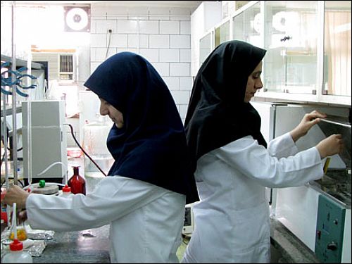با انجام آزمایشات متعدد بر روی آب آشامیدنی شهرهای استان بوشهر در سال 86 آب شرب این استان به عنوان آب بهداشتی و عاری از هرگونه میکروب شناخته شد.