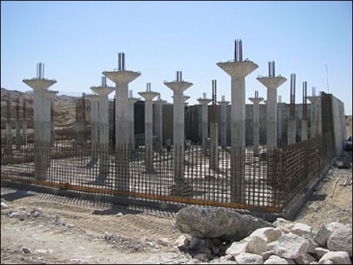 رئیس مجمع نمایندگان استان بوشهر گفت : ساخت منبع ذخیره آب به ظرفیت ده هزار متر مکعب در دیر بزودی آغاز می شود