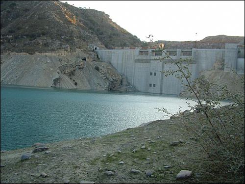 آب مورد نیاز مشترکین دیلم از طریق خط آبرسانی کوثر تامین می شود